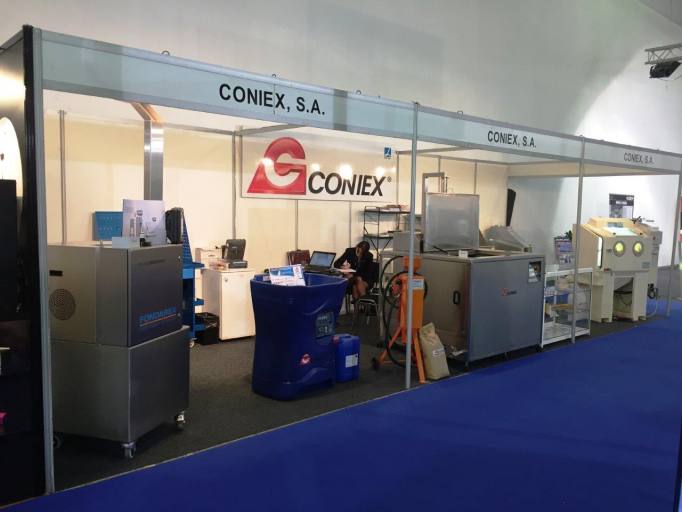 Stand CONIEX na MOLDPLAS- Batalha Stand CONIEX na MOLDPLAS- Batalha